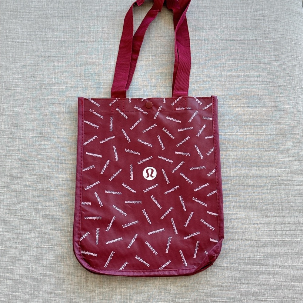Lululemon Reusable Bag, Small, Burgundy, Holiday Edition Logo Pattern, NEW